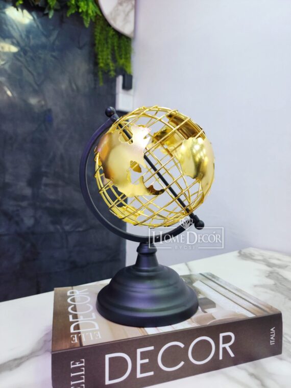 Stylish metal World Globe decor